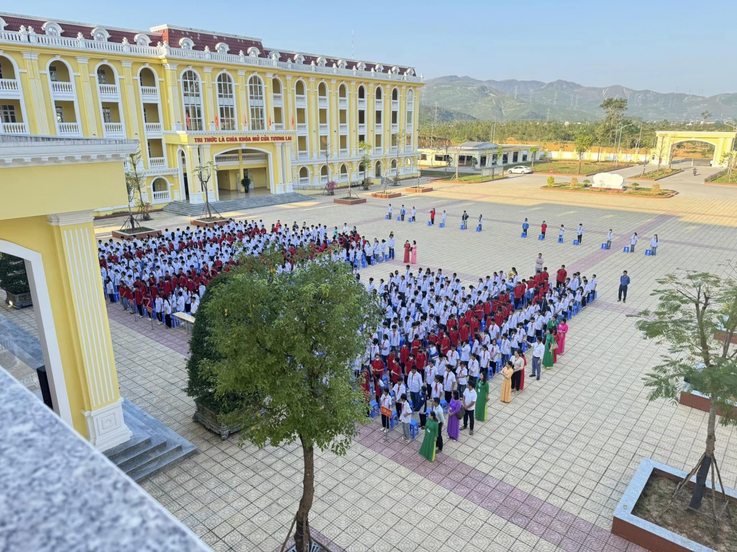 Giới thiệu Đảng bộ nhà trường